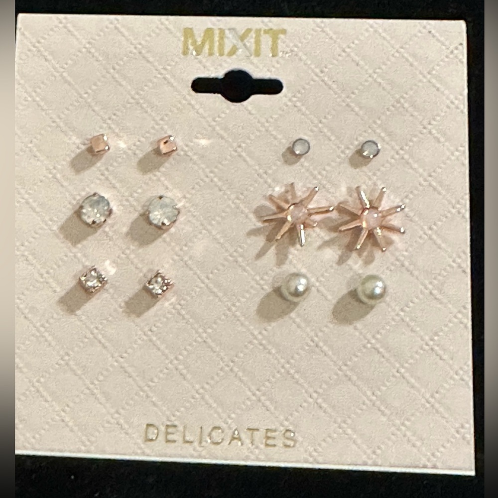 Mix it earrings NWT